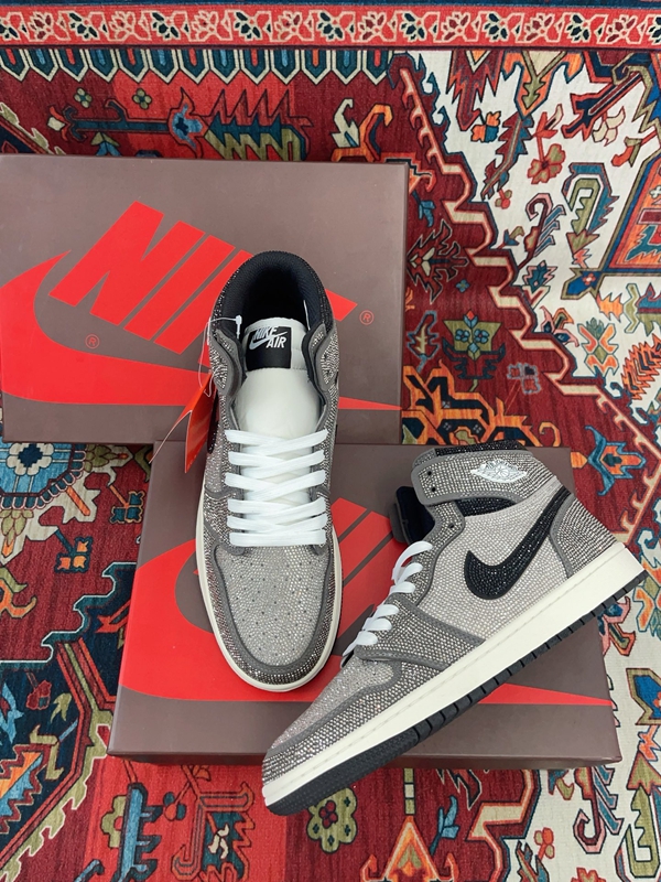 ナイキ靴正面デザイン